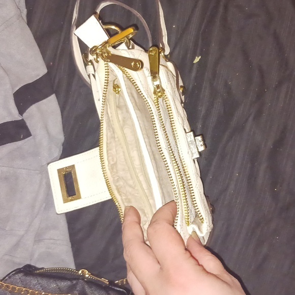 Purses - Picture 4 of 4